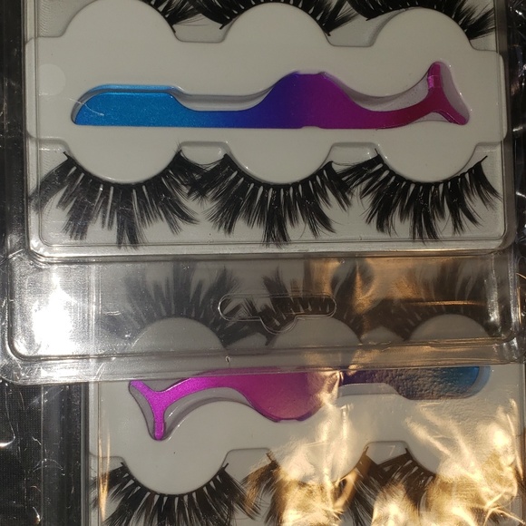 3 bundle lashes with tweezers - Picture 2 of 2
